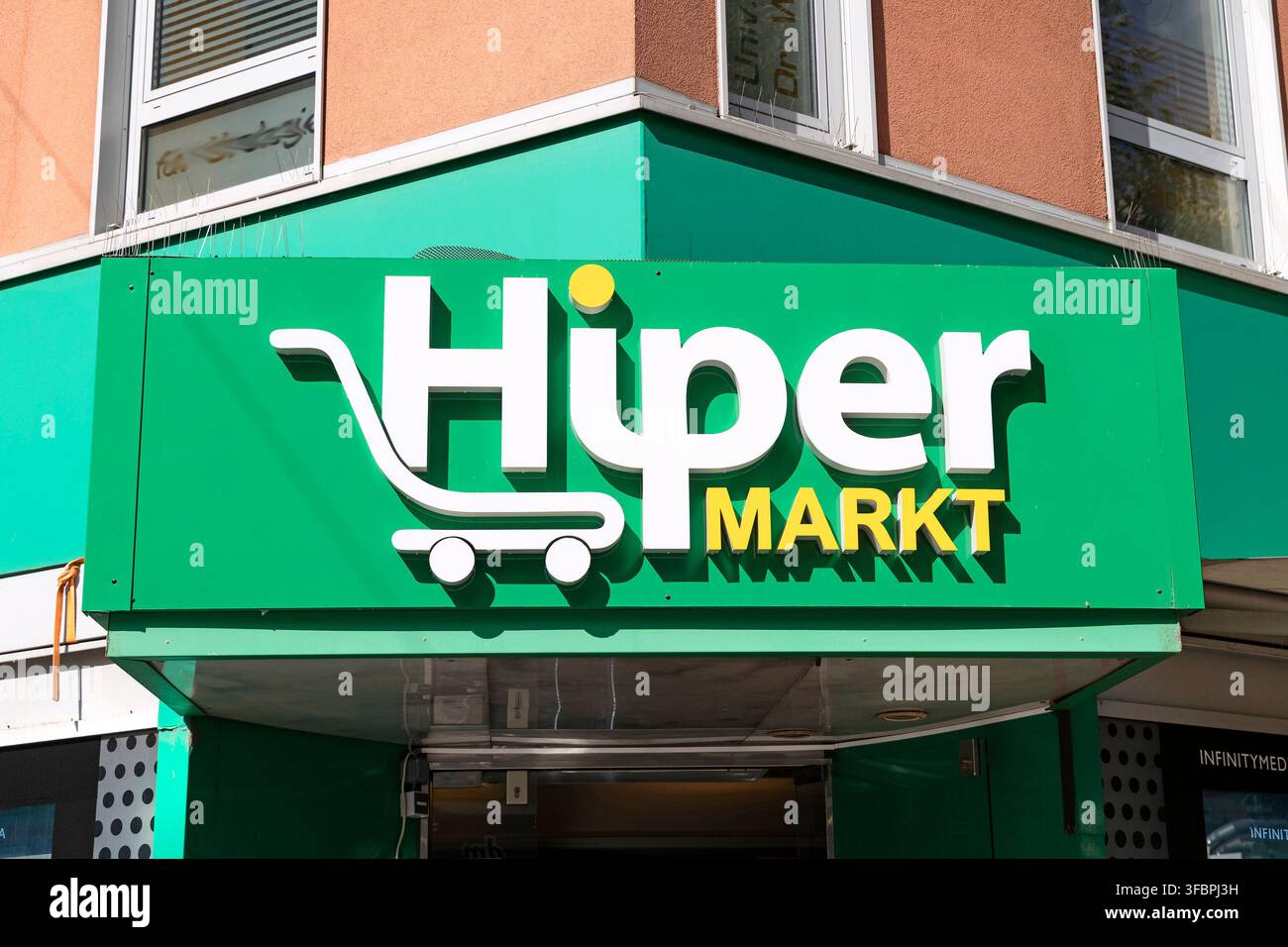 Hiper Markt, negozio di alimentari a Vienna, Austria // Hiper Markt, negozio di alimentari a Vienna, Austria Foto Stock