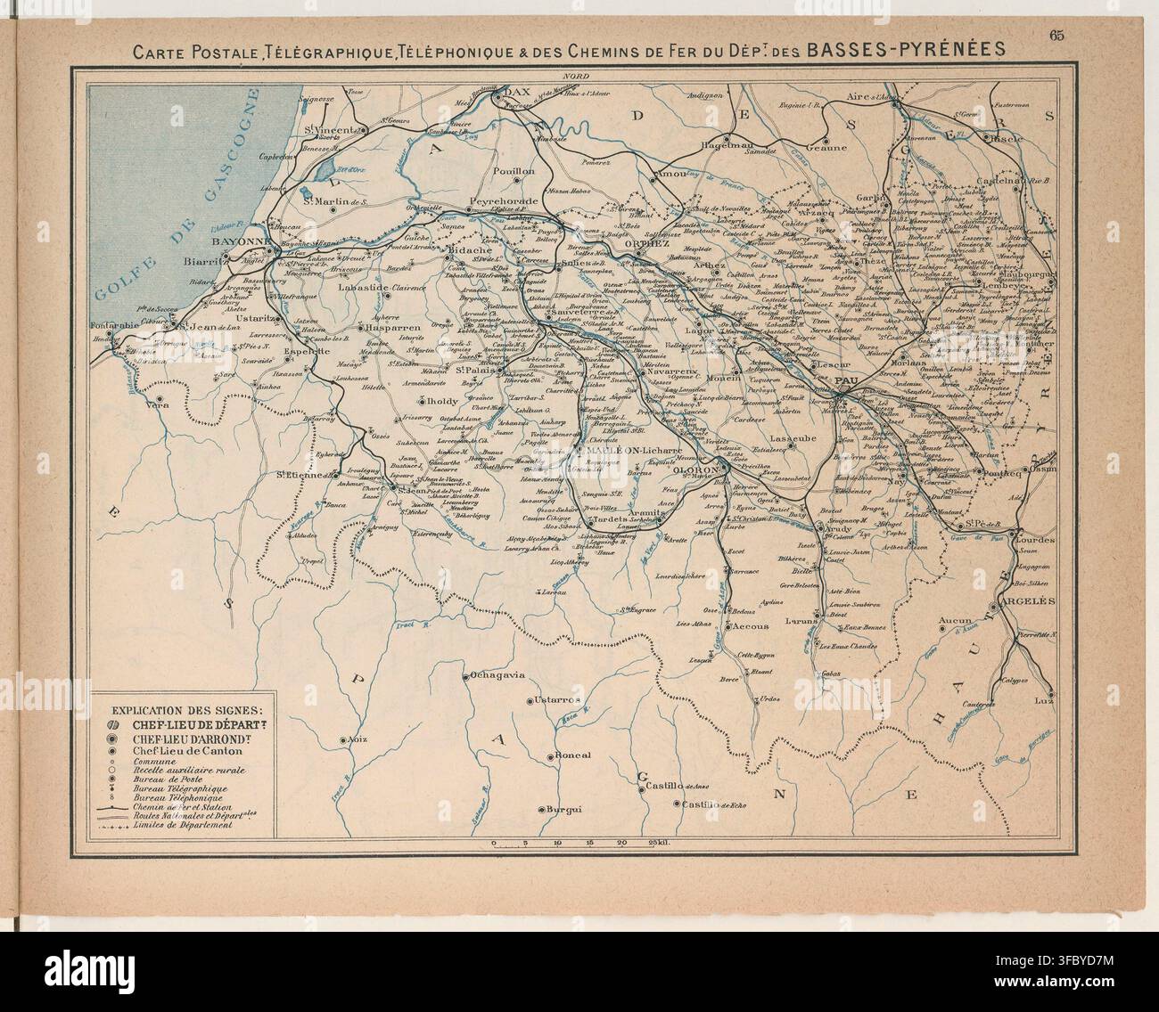 Una mappa del 1916 del Paese Basco in Francia, nello specifico del Dipartimento delle Basses-Pyrénées, che mostra linee postali, telegrafiche e telefoniche nonché percorsi ferroviari, intitolata “CARTE POSTALE, TÉLÉGRAPHIQUE, TÉLÉPHONIQUE & DES CHEMINS DE FER DU DÉP.T DES BASSES-PYRÉNÉES”. Foto Stock