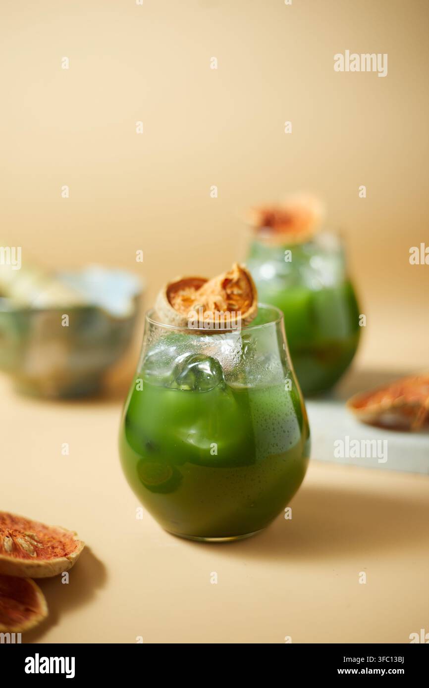 Tè verde matcha freddo, menu caffetteria Foto Stock