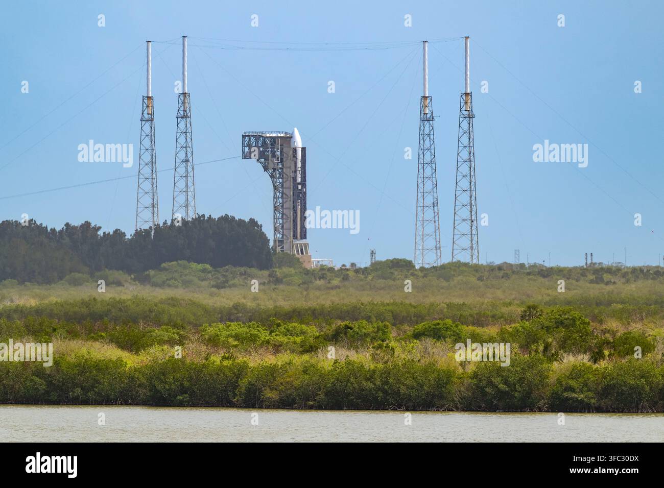 Stati Uniti, Florida, Kennedy Space Center (KSC), Complesso di lancio spaziale di Cape Canaveral 41, preparazione per il lancio di un'Atlas 5 Foto Stock
