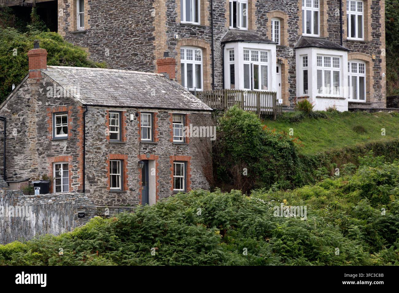 PORT ISAAC, CORNWALL - 27 LUGLIO 2026: La casa utilizzata per la serie TV Doc Martin Foto Stock