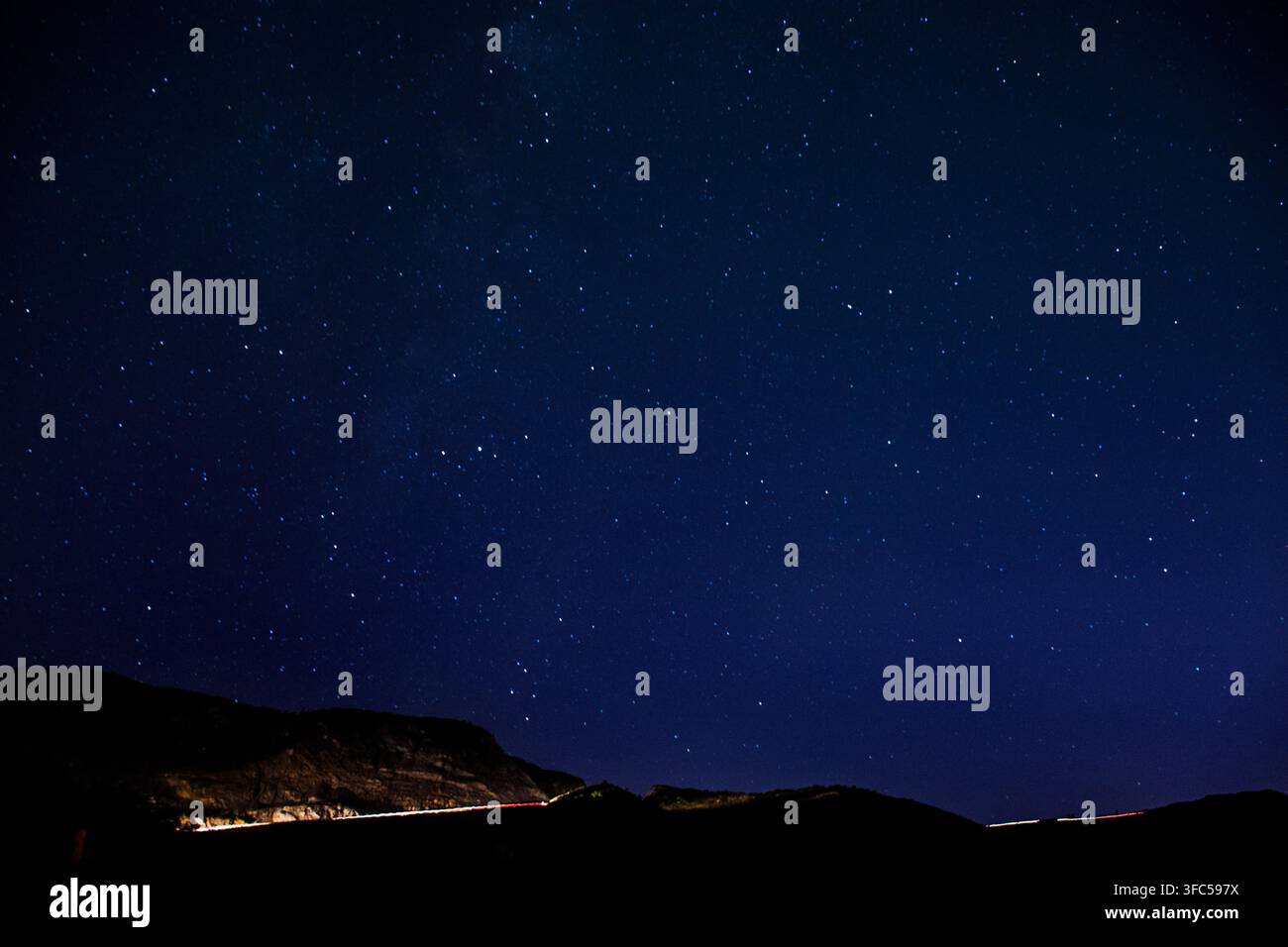 Strada di montagna di notte Foto Stock