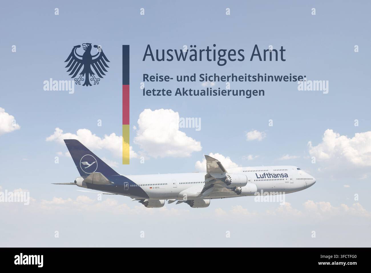 (Fotomontaggio) Il logo del Ministero degli Affari Esteri con il titolo Consigli di viaggio e di sicurezza davanti a un aereo Lufthansa ta Foto Stock