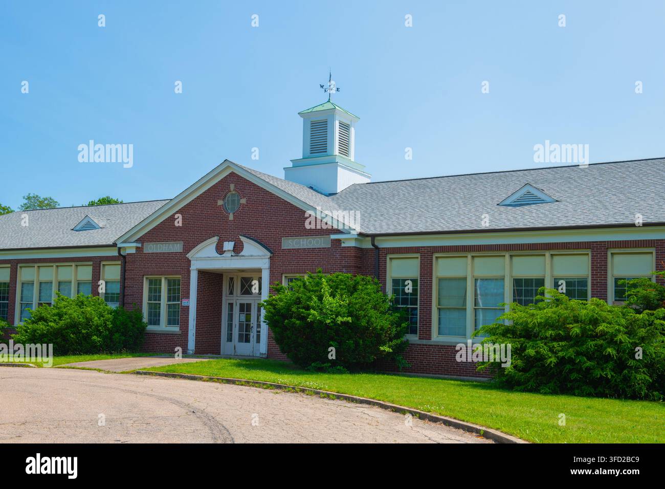 La James R. D. Oldham Elementary School è un edificio storico del 1952 al 640 di Bullocks Point Avenue nel villaggio di Riverside, città di East Providence, Rhode Foto Stock