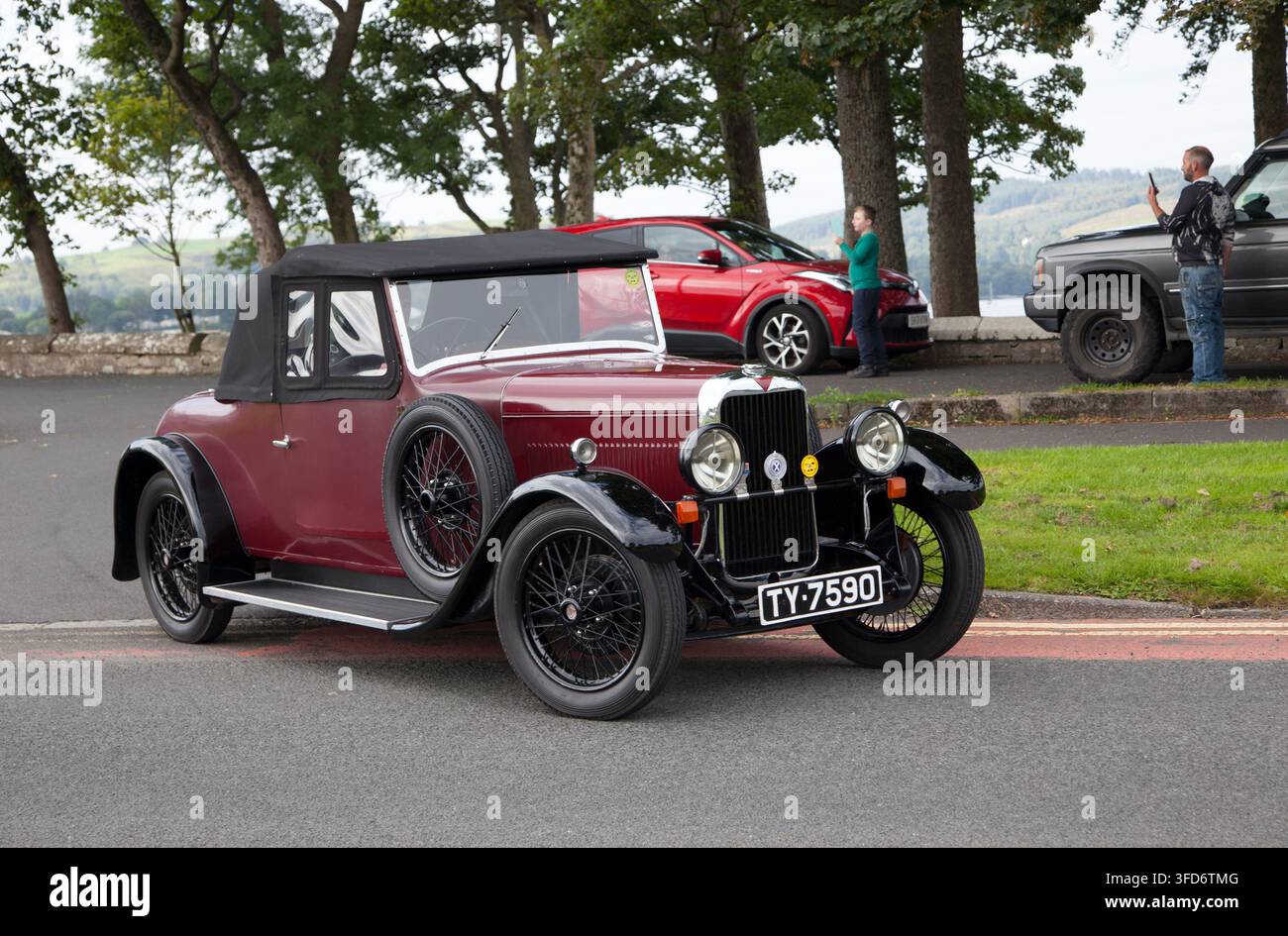 Berlina Alvis del 1930 a una mostra di auto d'epoca a Helensburgh, Scozia Foto Stock