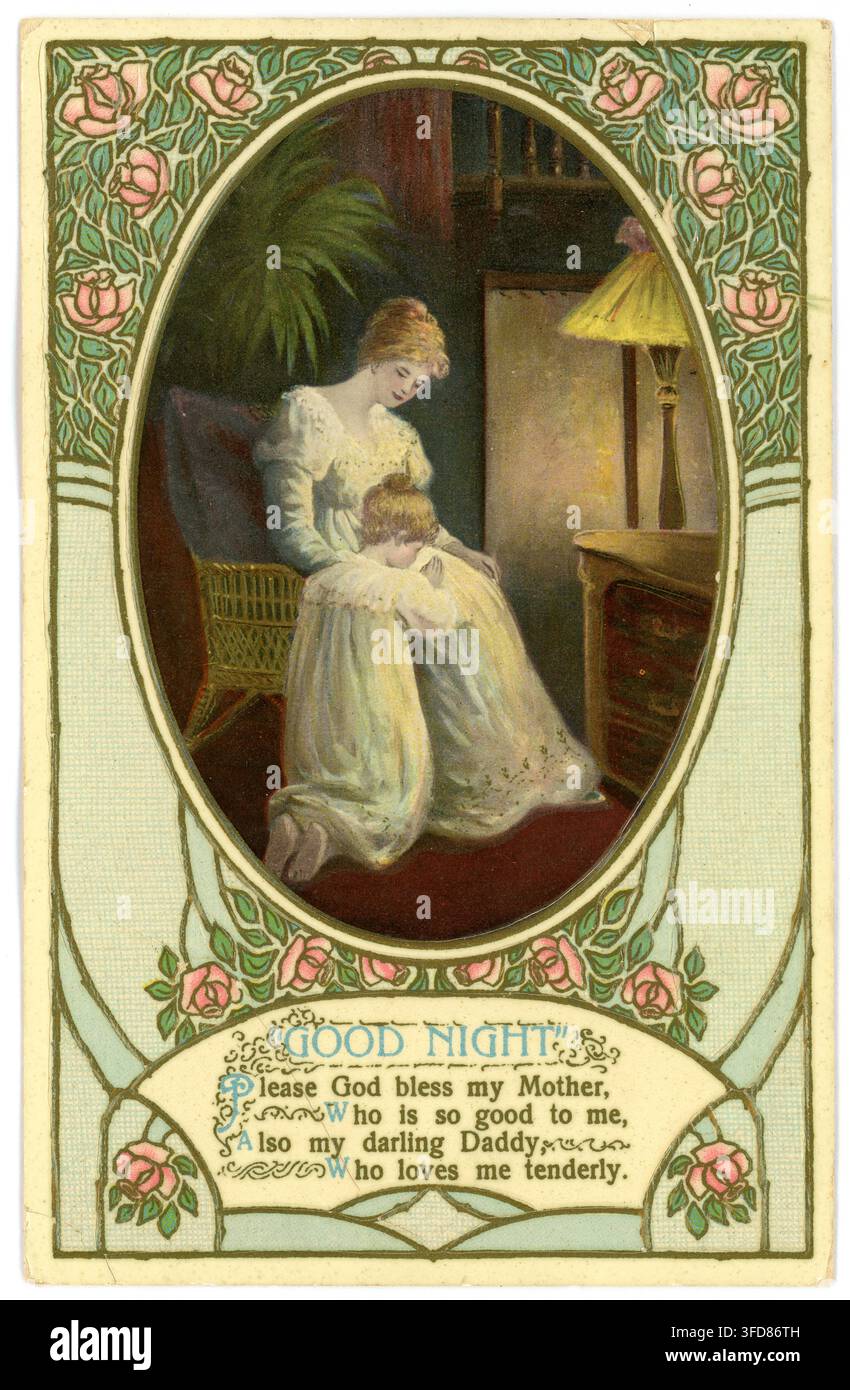 Biglietto di auguri religioso in stile art nouveau edoardiano degli anni '1910, di un bambino con la madre che recita le preghiere della buonanotte, francobollo datato 23 maggio 1910 Foto Stock