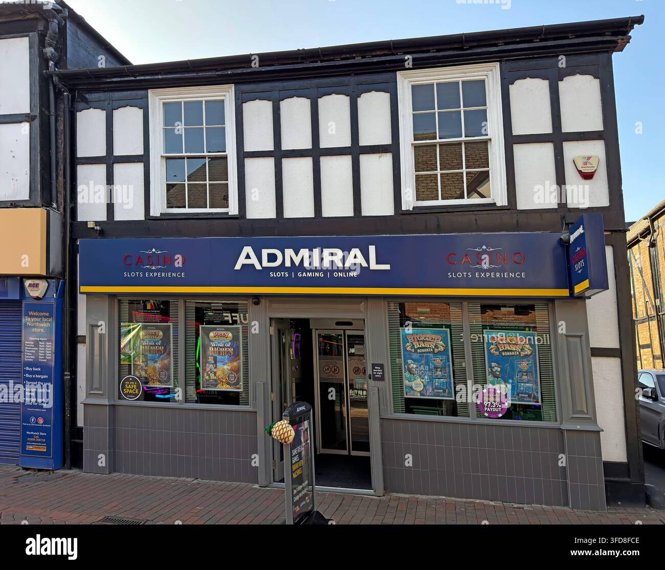 Centro di gioco per adulti Admiral Slots su Witton Street, Northwich, Cheshire. Foto Stock