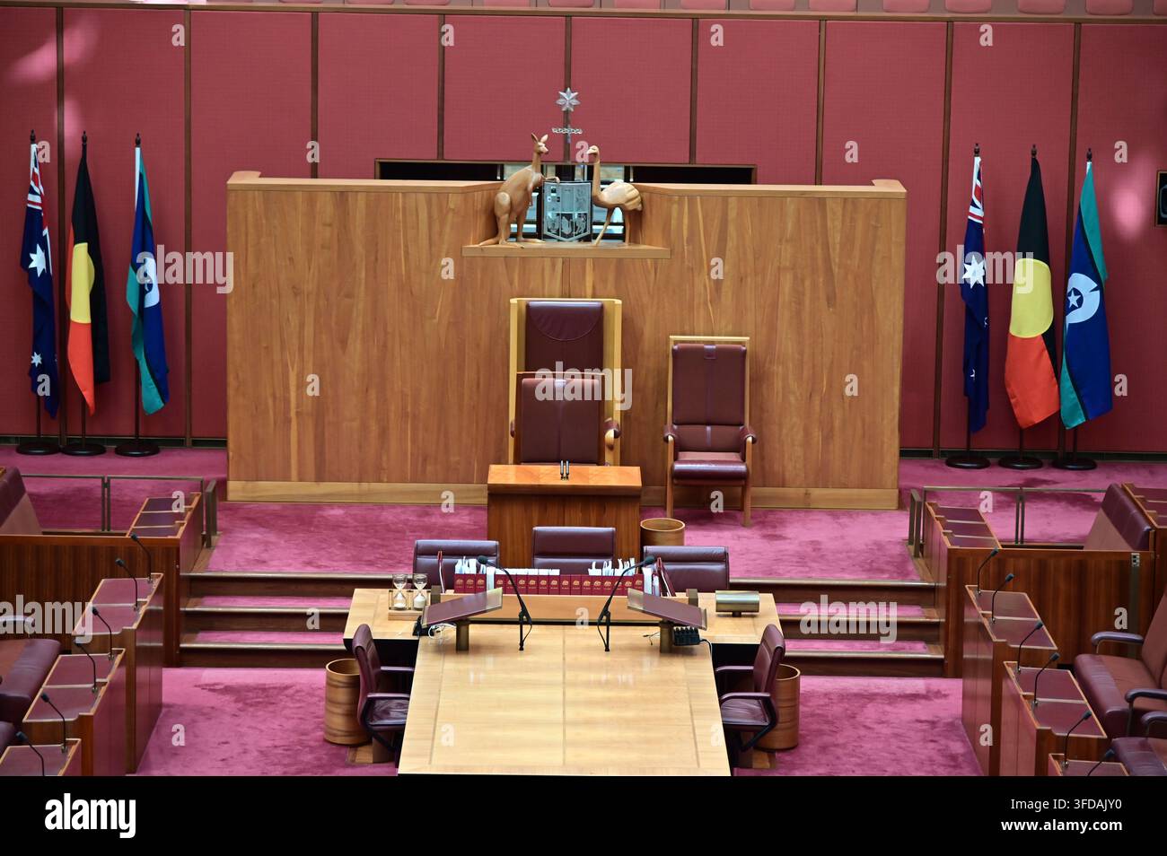 CANBERRA, ACT - 16 MAR 2023: Senato australiano all'interno della Casa del Parlamento australiano. Il Senato è composto da 76 senatori. Dodici senatori rappresentano ogni Foto Stock