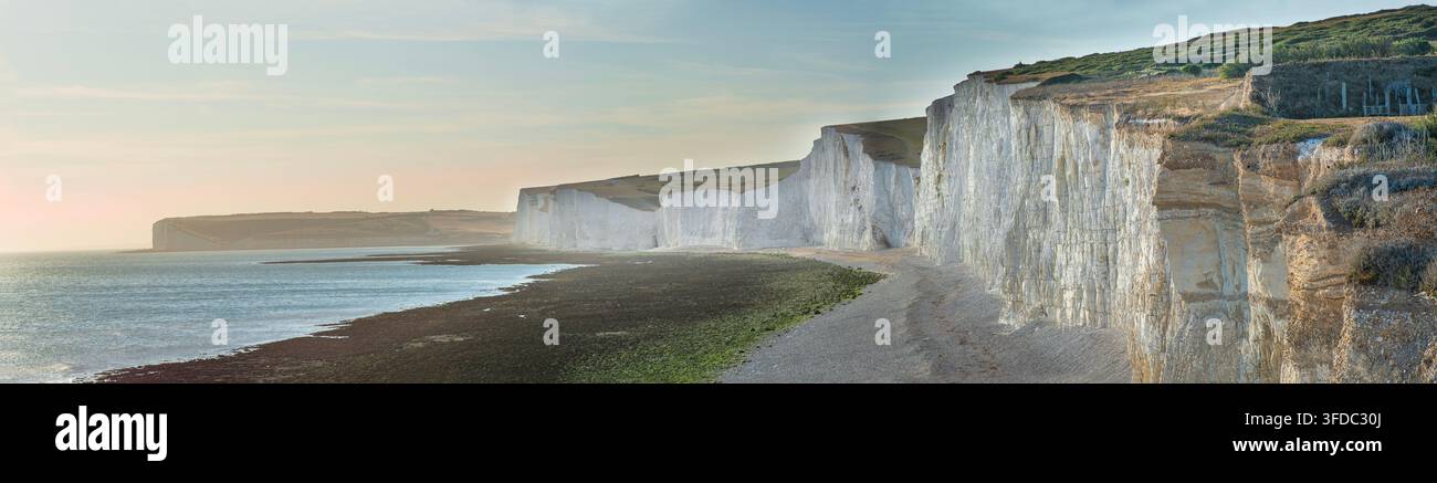 Vista panoramica delle Seven Sisters Cliffs, Birling Gap, East Sussex Foto Stock