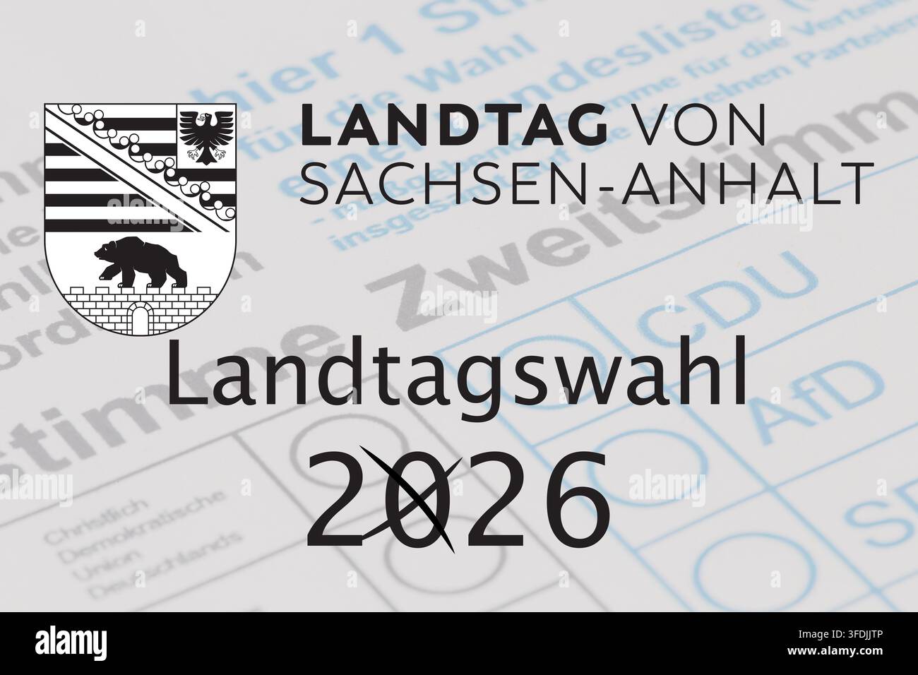 (Fotomontaggio) Il logo del Parlamento della Sassonia-Anhalt e il testo ELEZIONE DEL LANDTAG 2026 sopra una scheda elettorale Foto Stock