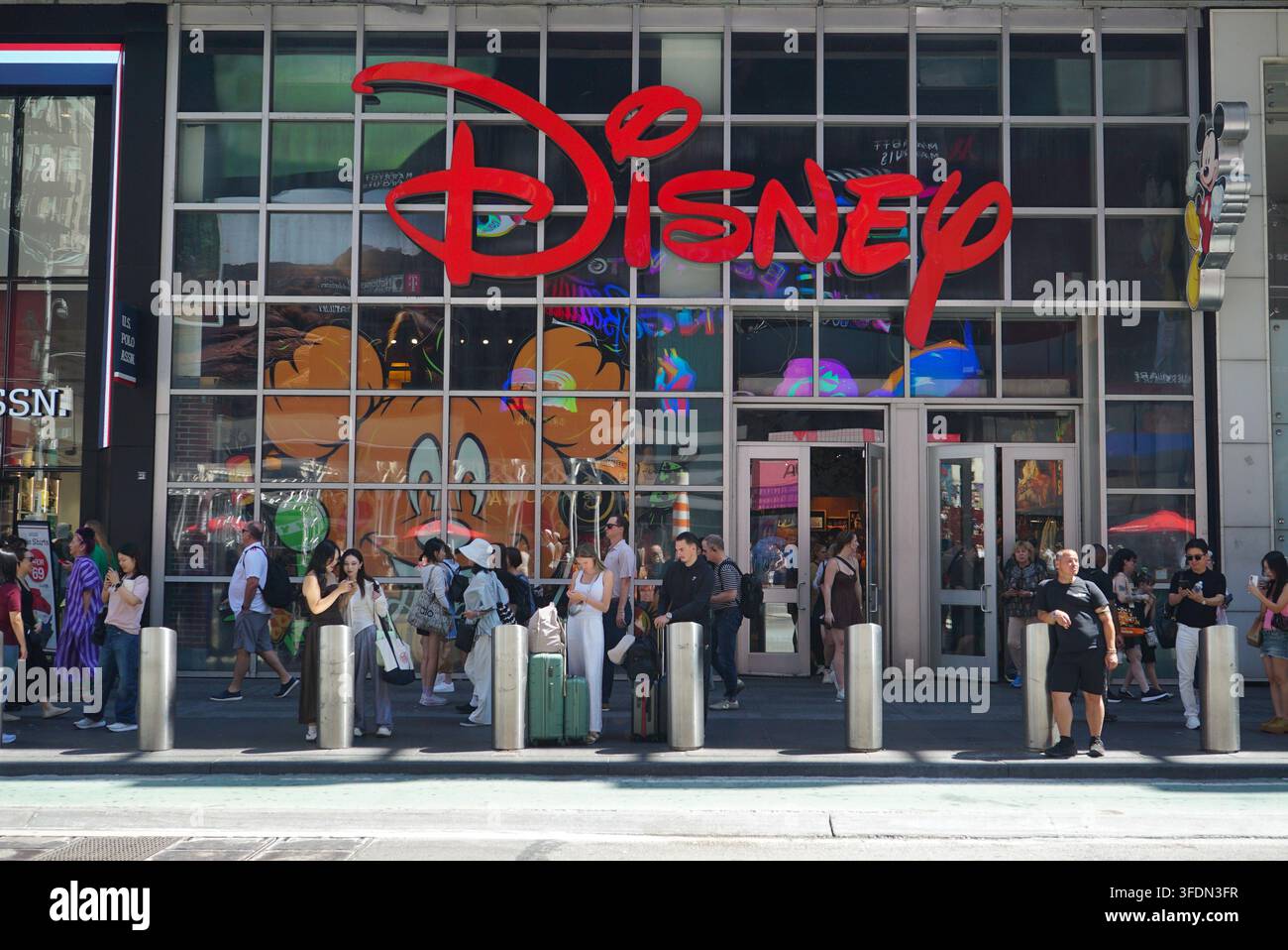 New York, New York, USA: Vista del Disney Store a Times Square, Manhattan, New York City. Foto Stock