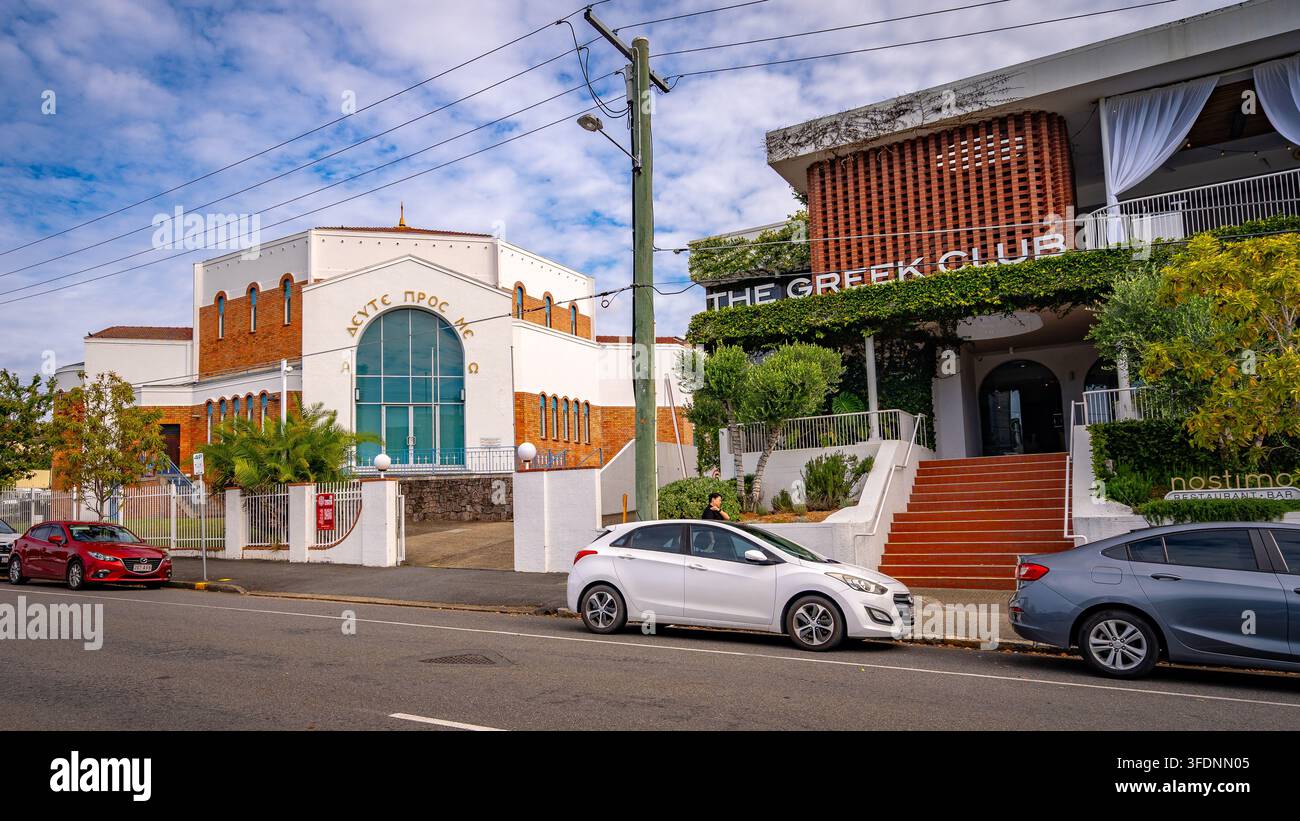 Brisbane, QLD, Australia - Chiesa ortodossa greca di San Giorgio accanto al club greco Foto Stock