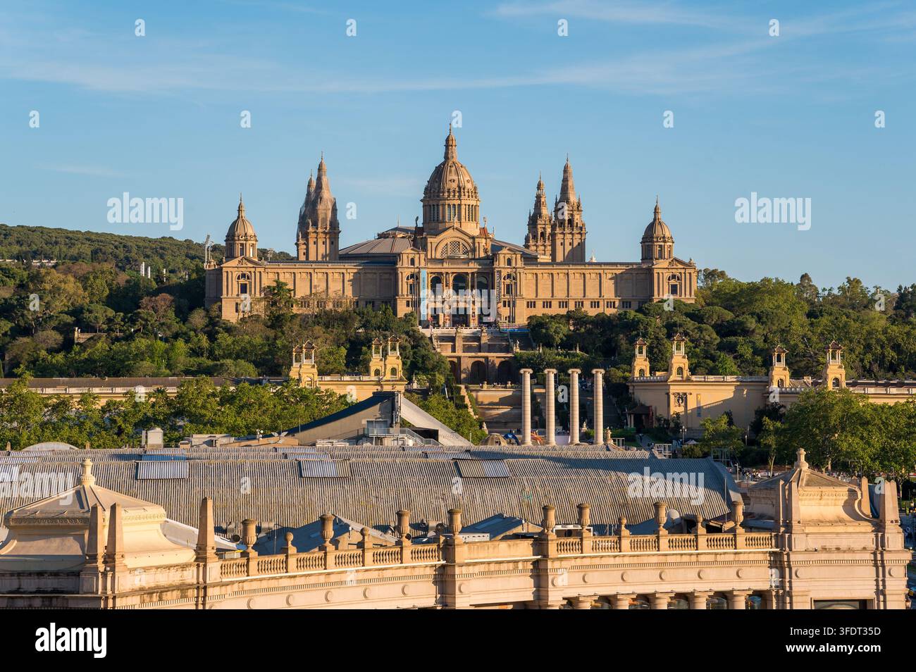 Museo Nazionale Catalano sulla collina di Montjuic nella città di Barcellona in Spagna Foto Stock