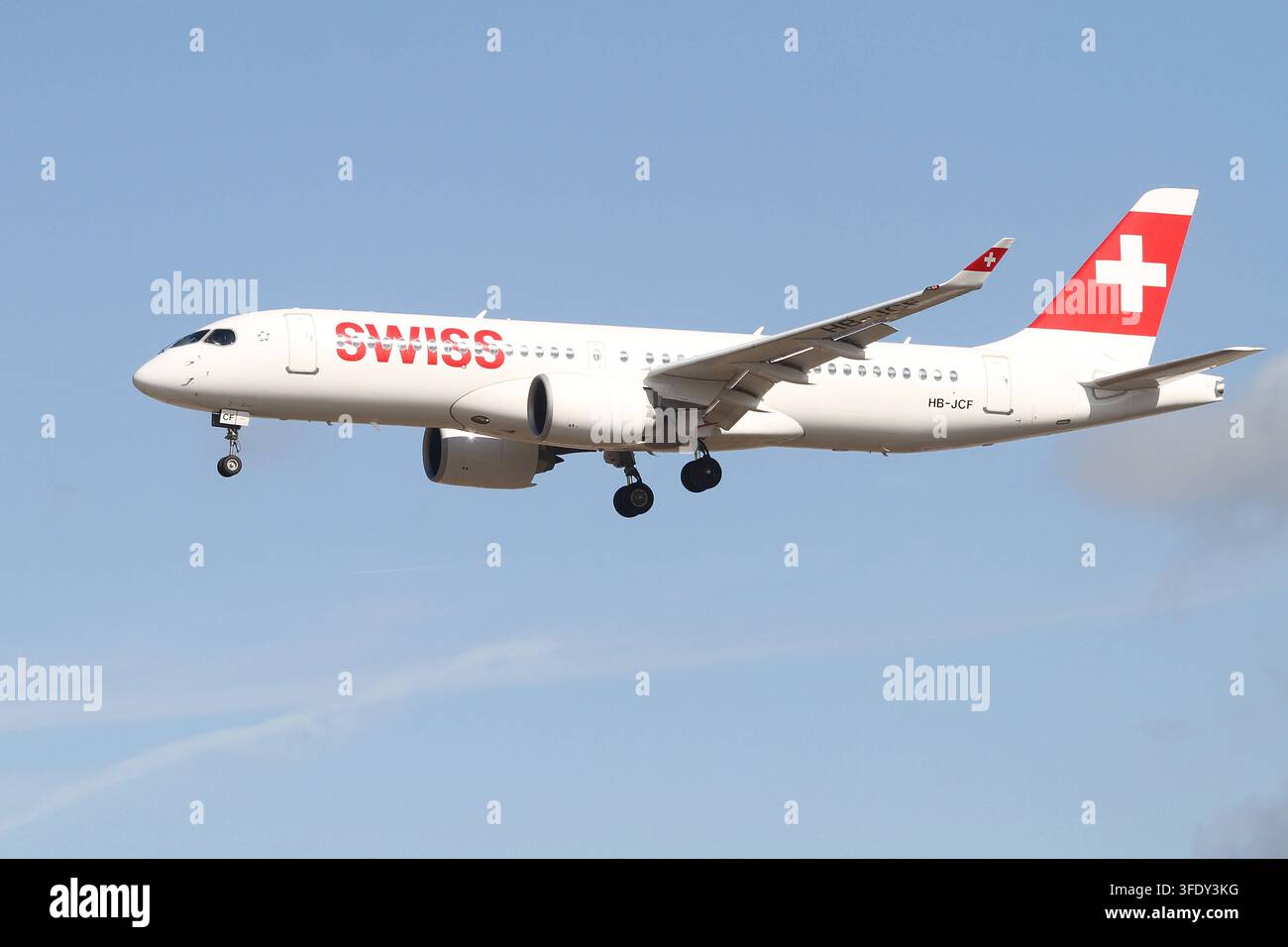 01.09.2026, xsvx, Viaggio, Vacanza, Economia, emwir, HB-JCF Swiss Bombardier CSeries CS300 BD-500-1A11 Svizzera, compagnia aerea svizzera Codice esadecimale 4B17FD Arrivo in avvicinamento a Francoforte Francoforte *** 1 settembre 2026, xsvx, Viaggio, Vacanza, Economia, emwir, HB JCF Swiss Bombardier CSeries CS300 BD 500 1A11 Svizzera, compagnia aerea svizzera Codice esadecimale 4B17FD Arrivo in avvicinamento a Francoforte, Francoforte Foto Stock