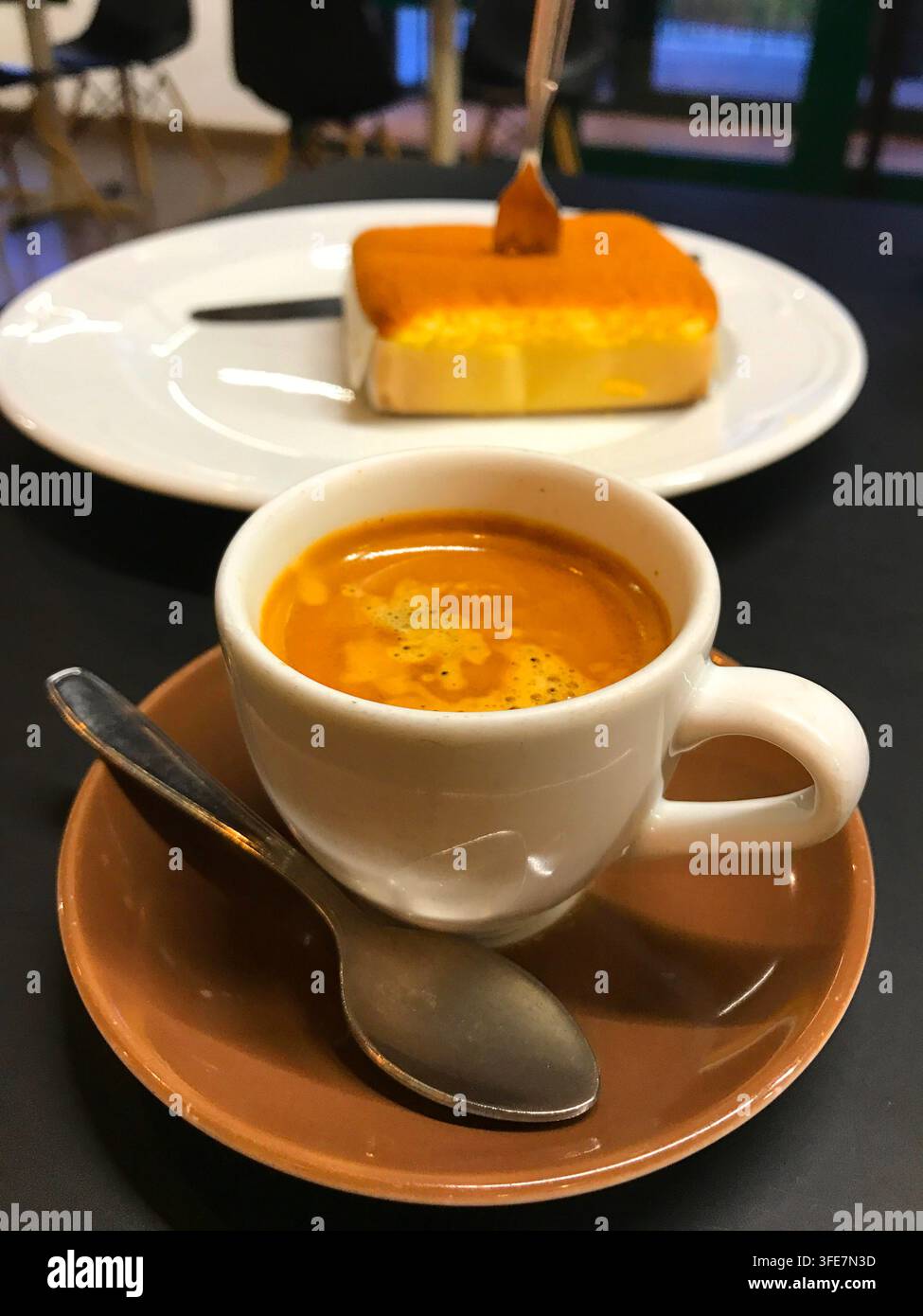 Tazza di caffè e sobao pasiego. Spagna. Foto Stock