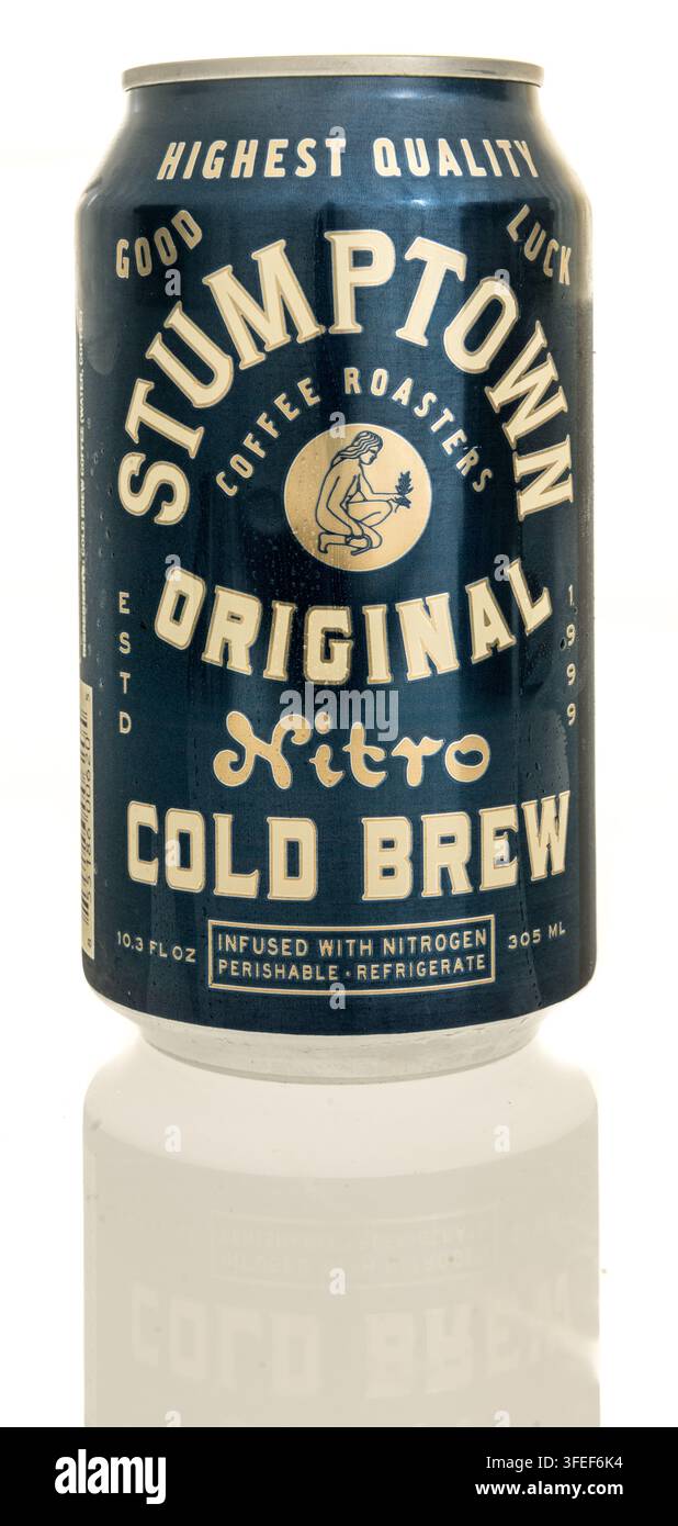 Winneconne, WI - 21 luglio 2026: Una lattina di caffè freddo nitro Stumptown su uno sfondo isolato. Foto Stock