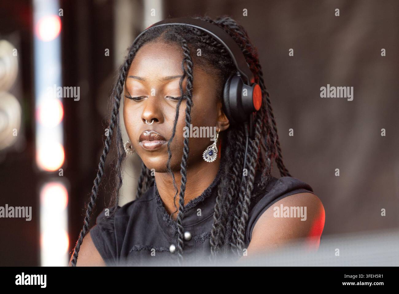 Yemz DJ al festival Lido, Victoria Park, Londra nel lunedì festivo del 2026 Foto Stock