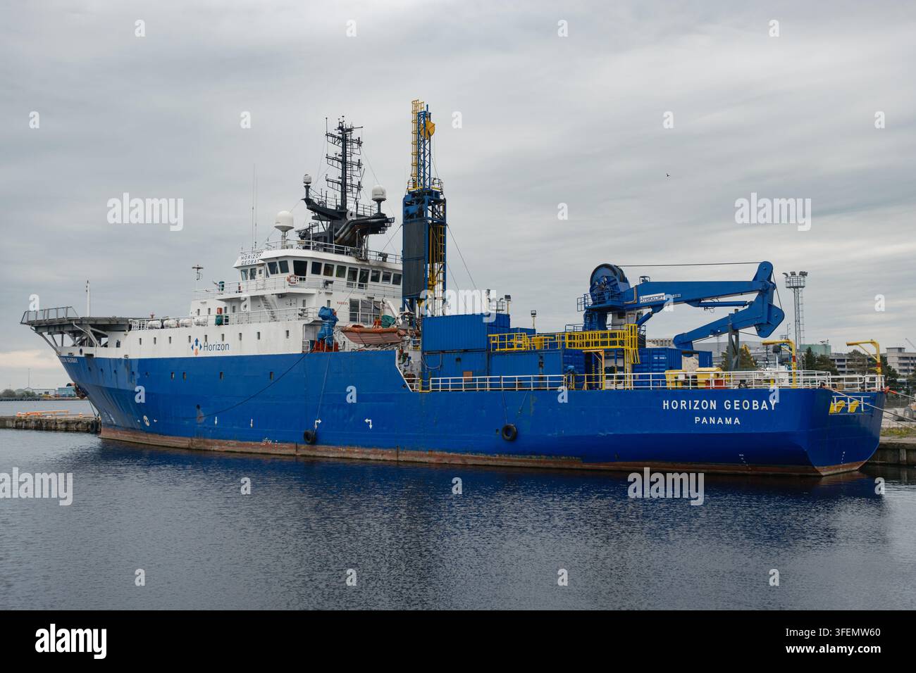 Leith, Edimburgo, Scozia, Regno Unito – 7 maggio 2026: Vista laterale completa a dritta della nave per indagini geotecniche offshore Horizon Geobay ormeggiata a Imperi Foto Stock