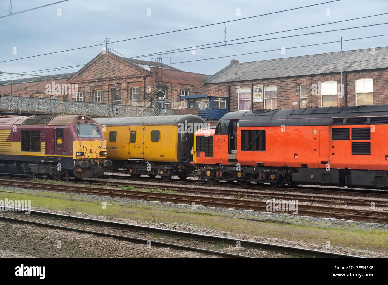 Locomotive diesel di Network Rail riparate nel deposito ferroviario di Doncaster sulla East Coast Main Line, nel South Yorkshire, per manutenzione. Foto Stock