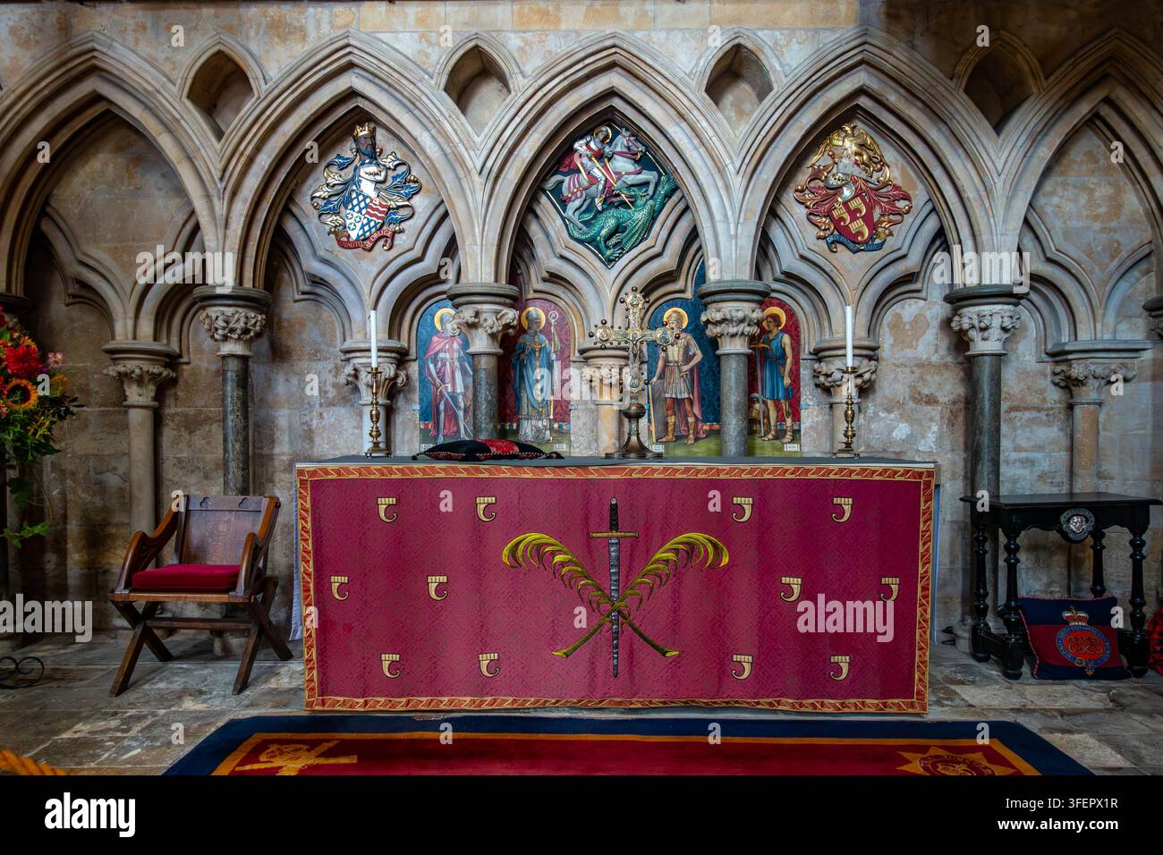 Altare nella cappella delle forze armate nella cattedrale di Lincoln a Lincoln, Regno Unito Foto Stock
