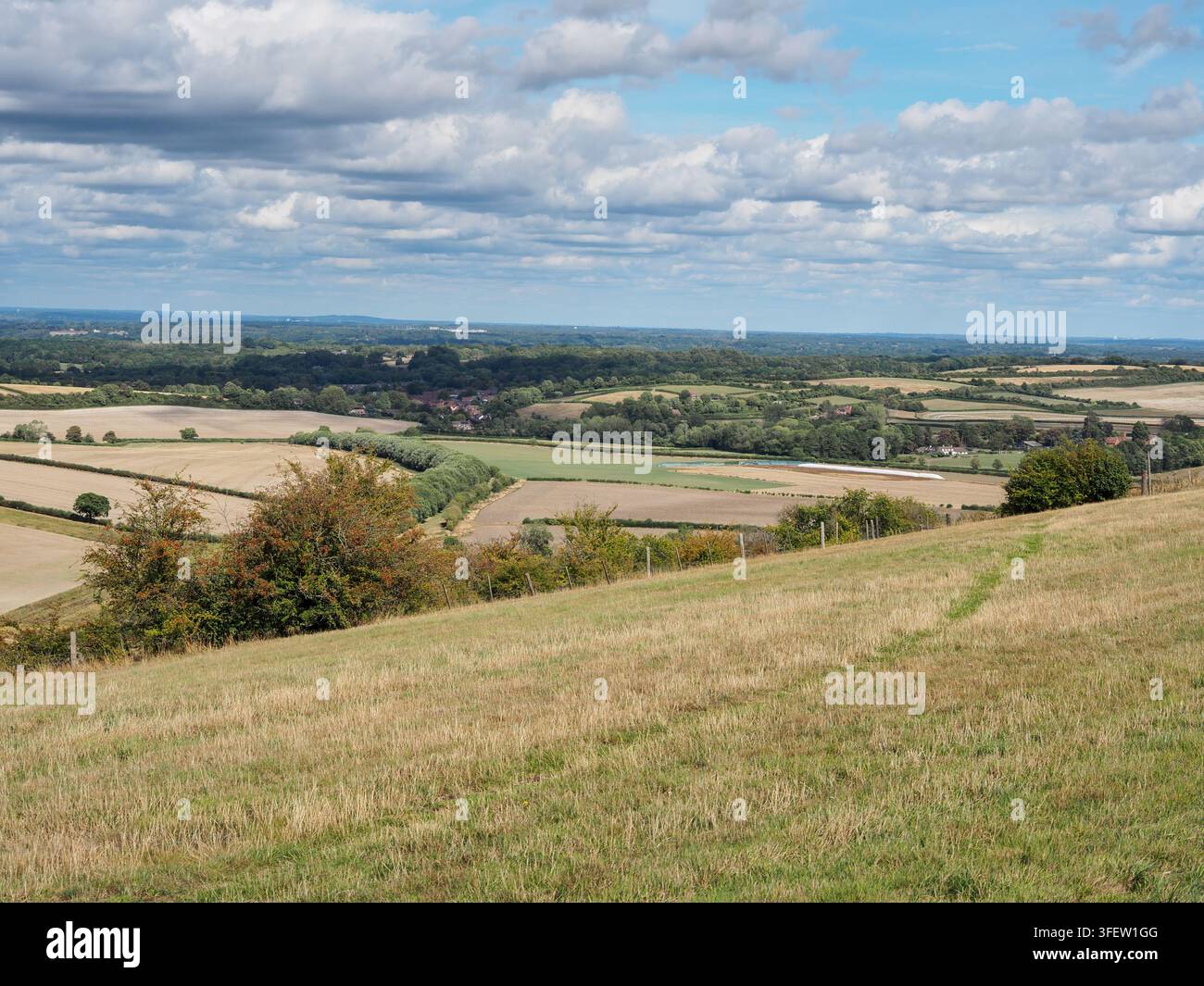 Vista panoramica su Kingsclere dalla cresta, Hampshire Foto Stock