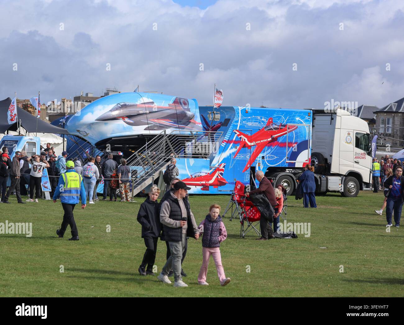 Ayr, Scozia, Regno Unito. 5 settembre 2026. Simulatore di volo Red Arrows all'International Ayr Show – Festival of Flight, Low Green, South Ayrshire, Scozia, Regno Unito. 5 settembre 2026. Credit: Elizabeth Leyden/Alamy Live News Foto Stock