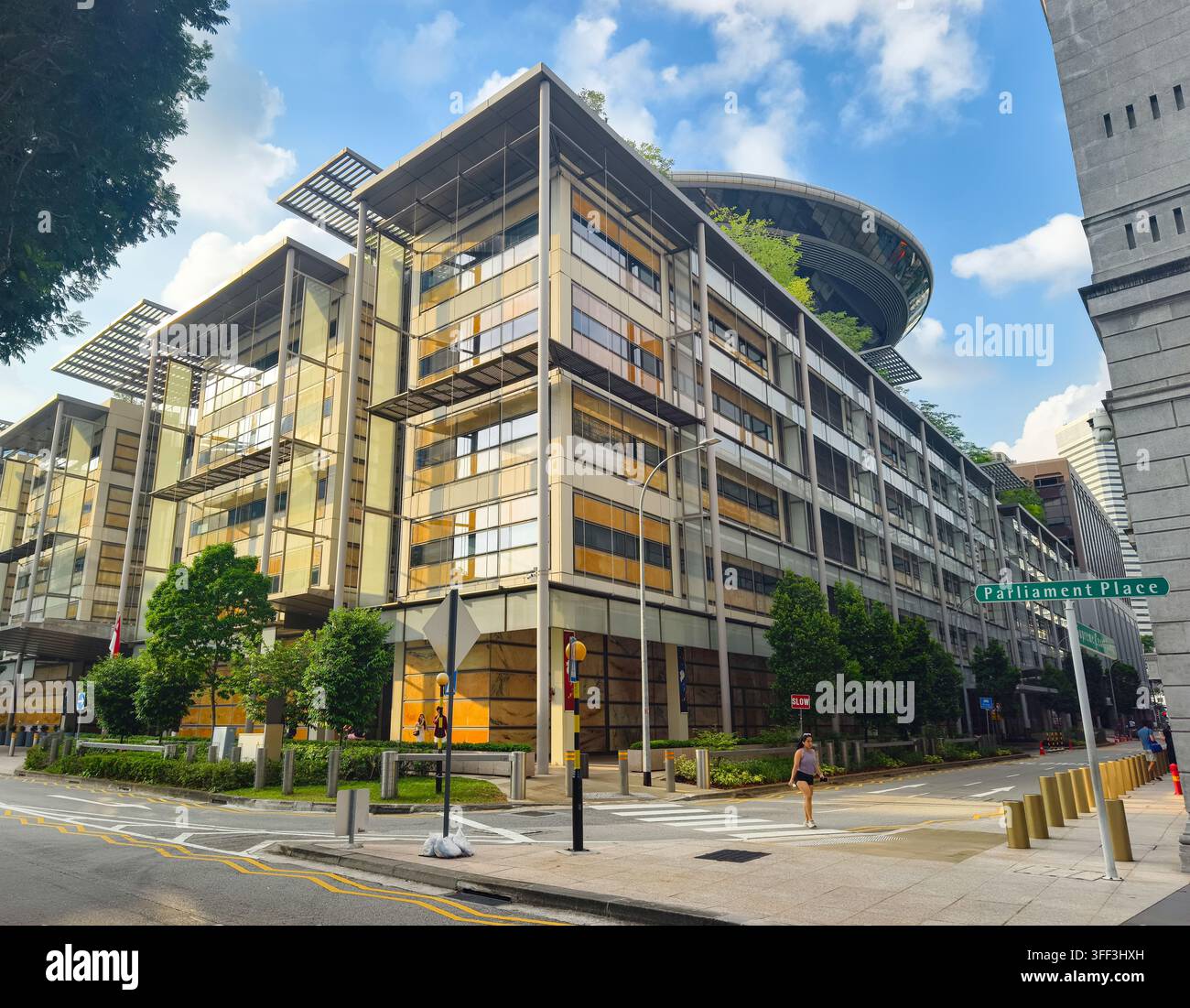 Edificio della Corte Suprema di Singapore, progettato da Foster and Partners, all'angolo tra Parliament Place e Supreme Court Lane nel centro di Singapore Foto Stock
