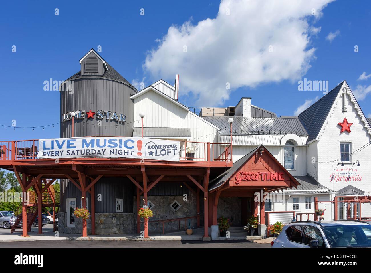 Ottawa, Canada – 6 settembre 2026: Un grande ristorante Lone Star, noto come il loft, è un luogo popolare che propone musica dal vivo. Lone Star è un Foto Stock