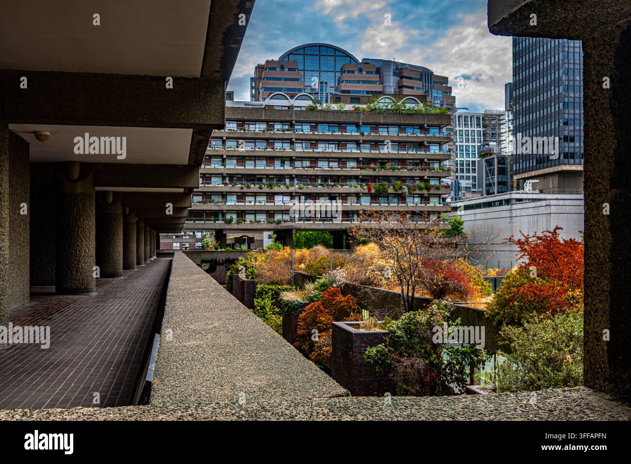 Vista della Barbican Estate nella City di Londra Foto Stock