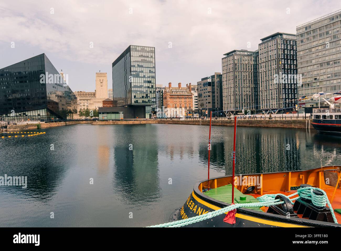 Docks di Liverpool con il Museo di Liverpool sul lungomare del Royal Albert Dock, Inghilterra, Regno Unito - 8 settembre 2026. Foto di alta qualità Foto Stock