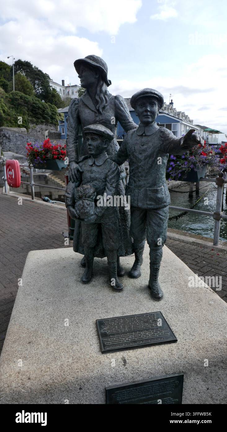 La statua di Annie Moore a Cobh, Irlanda Foto Stock