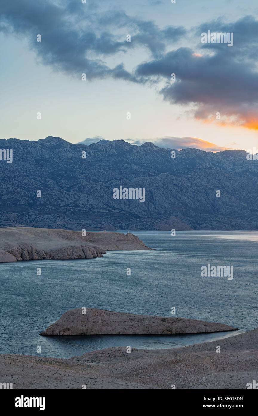 Forti venti di bora noti nella zona della catena montuosa Velebit, isola di Pag, Croazia Foto Stock