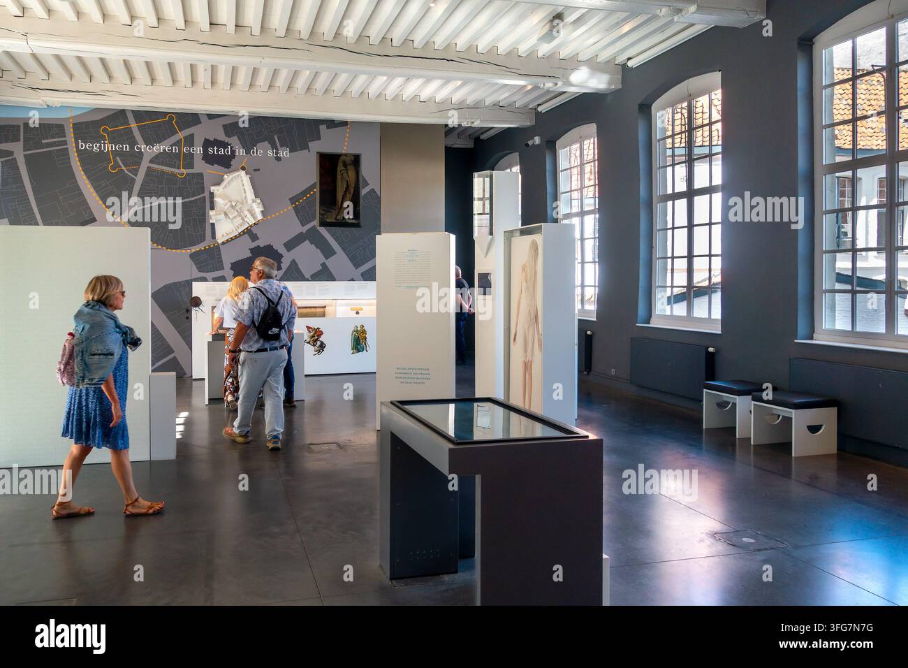 Interno del centro esperienziale di Sant'Anna al Beghinaggio di Sant'Elisabetta / Sint-Elisabethbegijnhof nella città di Cortrai / Kortrijk, Fiandre Occidentali, Belgio Foto Stock