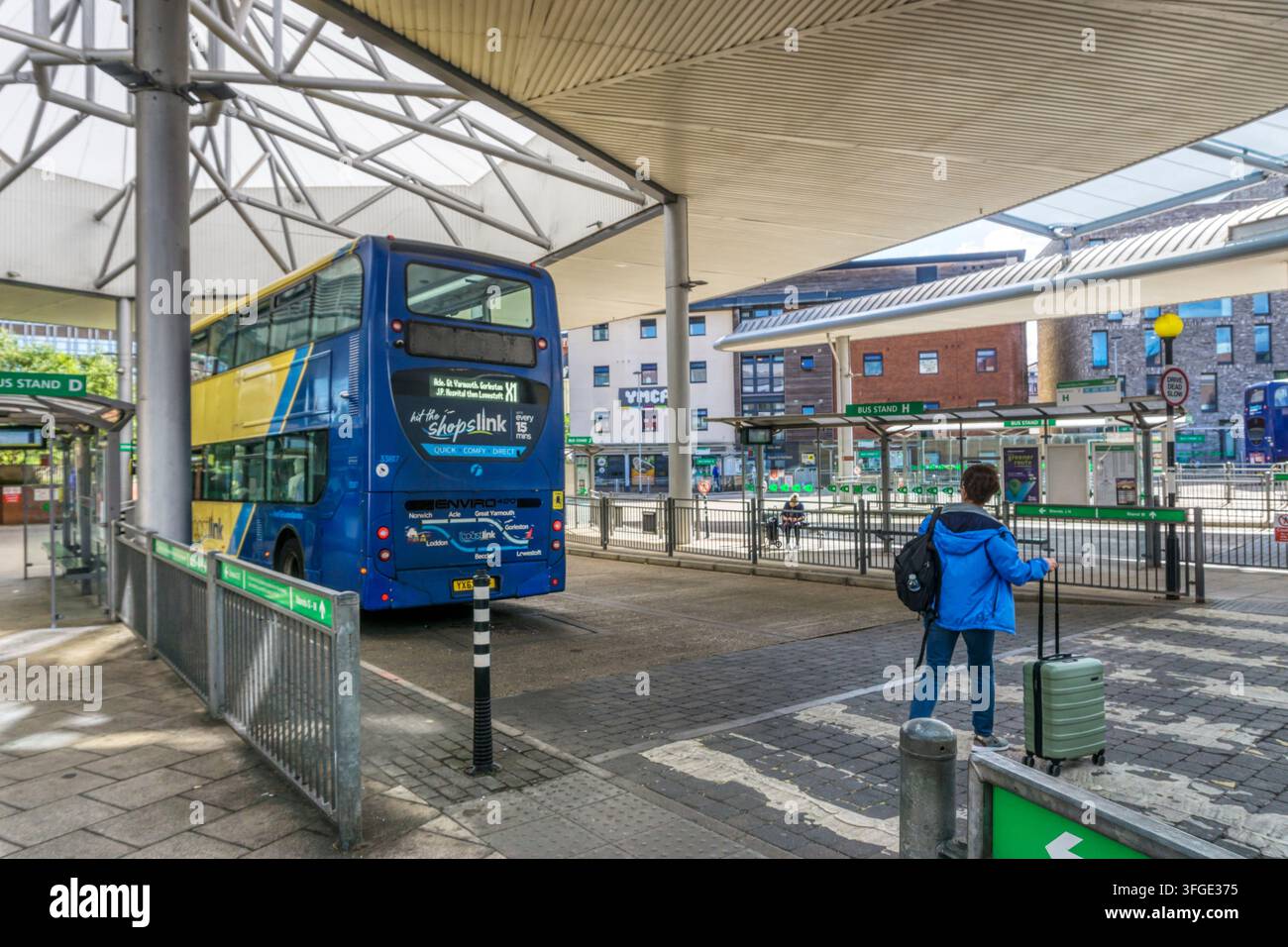 La stazione degli autobus di Norwich è stata aperta nel 2005, al costo di 5 milioni di sterline, e ha vinto il premio SCALA Civic Building of the Year del 2006. Foto Stock