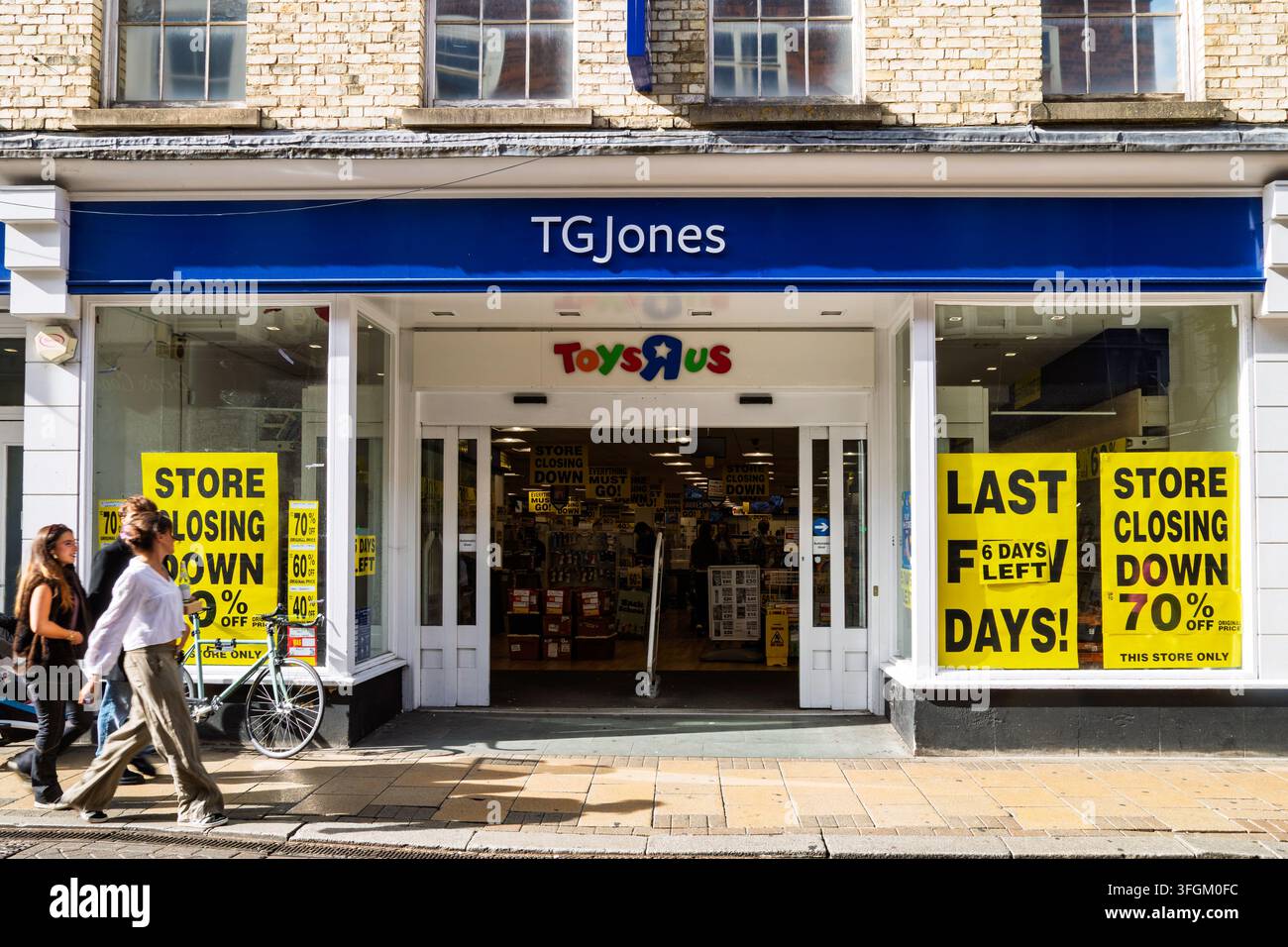 Vendita di liquidazione del negozio TG Jones, Cambridge, Inghilterra, Regno Unito Foto Stock