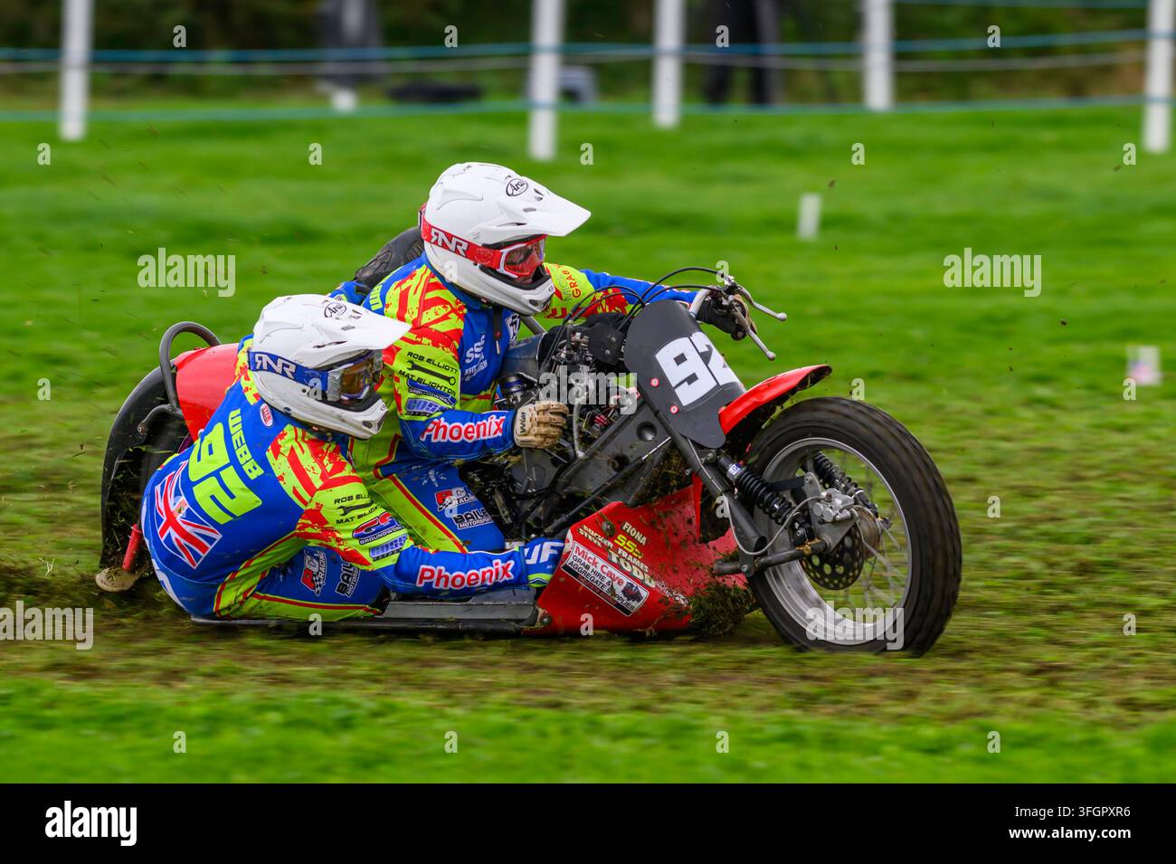 Tom Cossar/Ryan Wharton (29) durante l'allenamento per il British Masters Grasstrack Championship alla Lower Marsh Farm, Much Hoole, Preston nel Lancashire, Inghilterra, domenica 13 settembre 2026. (Foto: Ian Charles | MI News) Credit: MI News & Sport /Alamy Live News Foto Stock