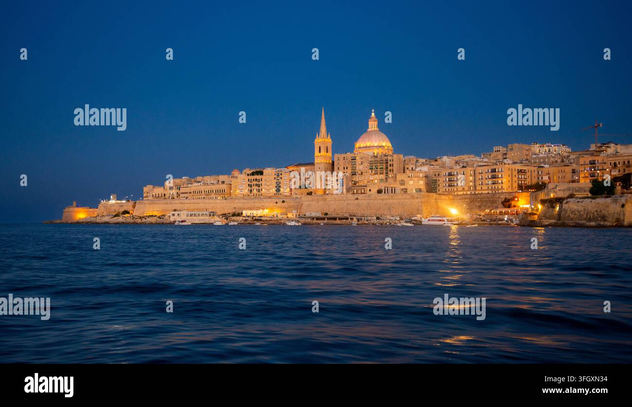 Valletta di notte, Malta Foto Stock