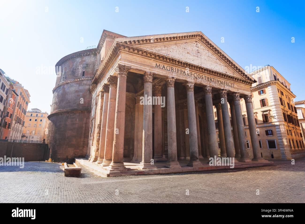 Vista scenica dell'antico tempio del Pantheon romano a Roma, Italia Foto Stock