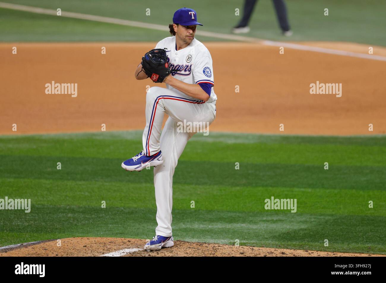 Arlington, Texas, USA. 15 set, 2026. Il lanciatore dei Texas Rangers JACOB DEGROM (48) lancia in una partita di baseball, martedì 15 settembre 2026, ad Arlington, Texas. (Credit Image: © David Ballering Ii/ADM Newswire via ZUMA Press Wire) USO EDITORIALE SOLO! Non per USO COMMERCIALE! Foto Stock