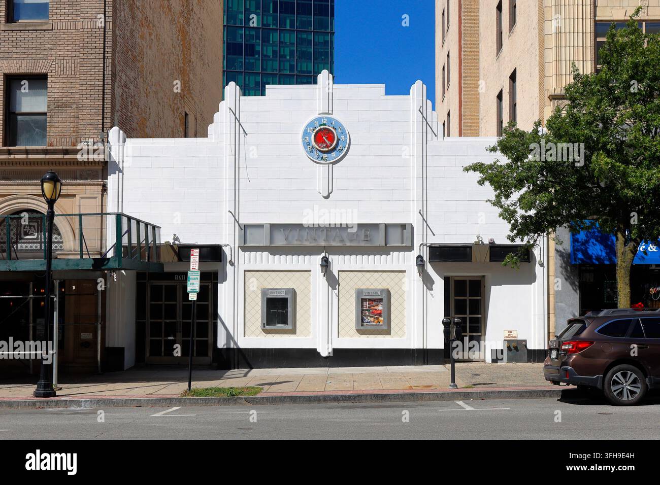171 Main St, White Plains, New York, esterno di un edificio, precedentemente il Vintage Bar Foto Stock