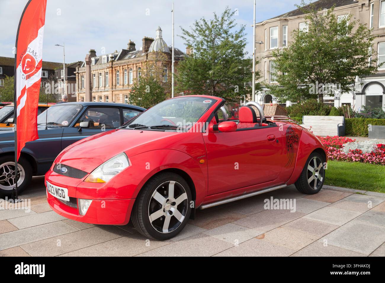 Ford Street KA del 2004 a una mostra di auto classiche, Helensburgh, Scozia. Foto Stock