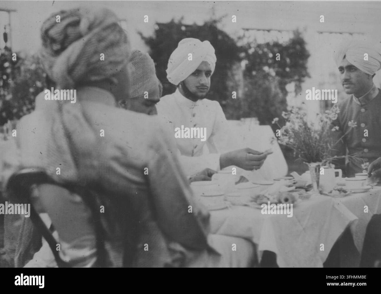 Membri dell'aristocrazia a colazione, 1943. Foto Stock