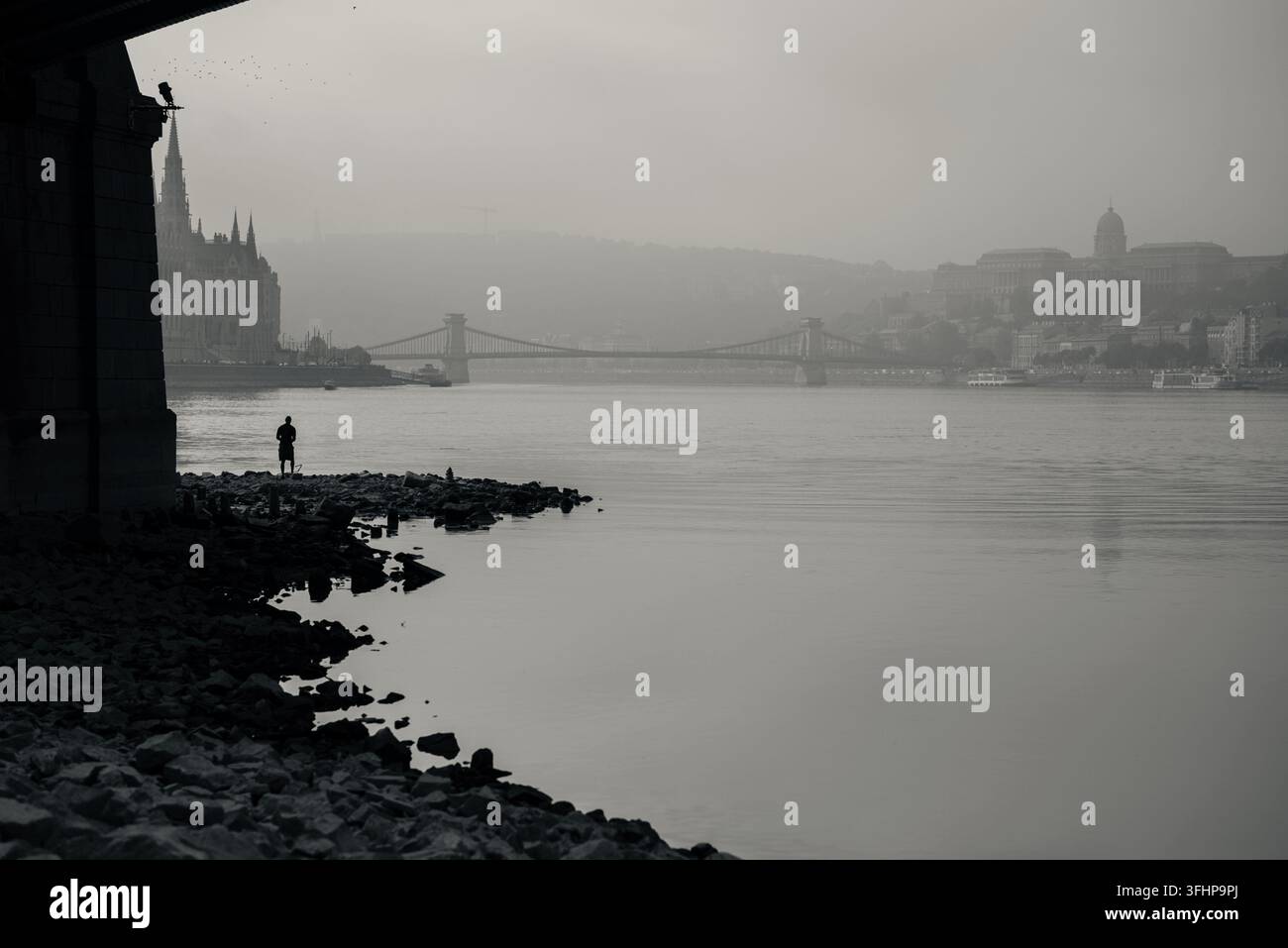 Vista della città atmosfera apocalittica bianco e nero Foto Stock