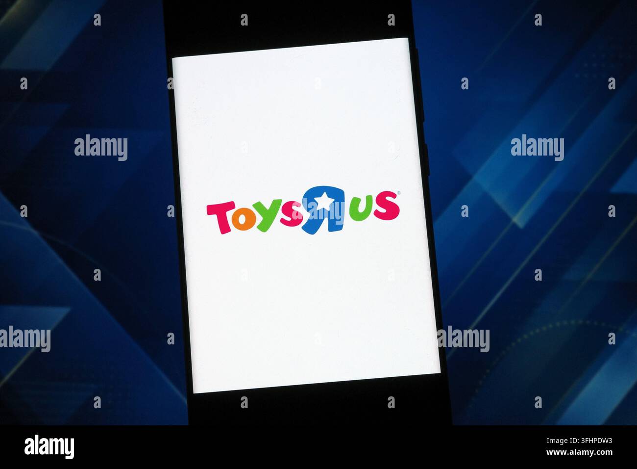 Logo Toys “R” Us visualizzato sullo schermo di uno smartphone. Toys “R” Us è un rivenditore americano di giocattoli. Foto Stock