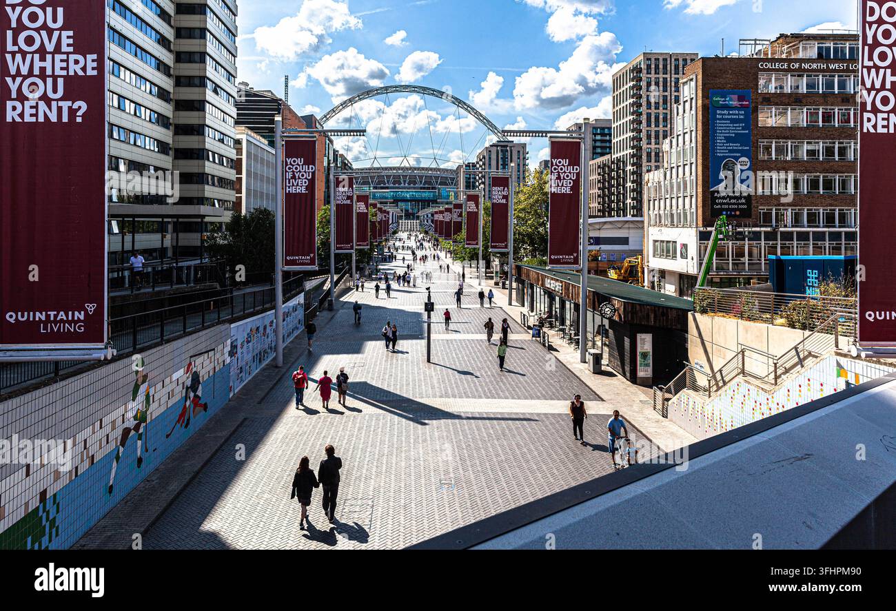 La Via Olimpica, Wembley Park, Municipalità di Brent, Londra, Inghilterra, Regno Unito. Foto Stock