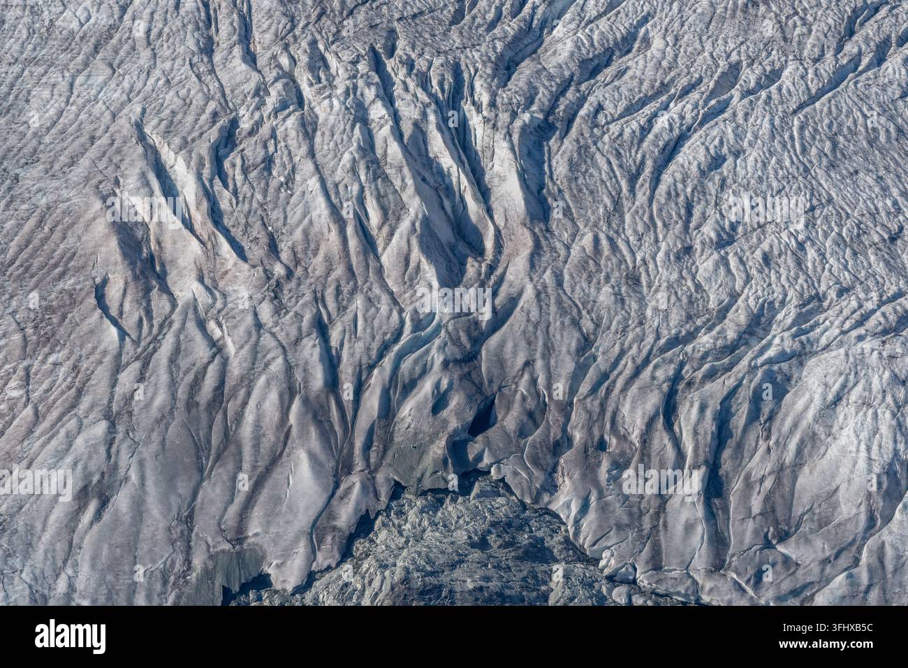 Dettagli affascinanti di un ghiacciaio in piena trasformazione sotto il sole Foto Stock