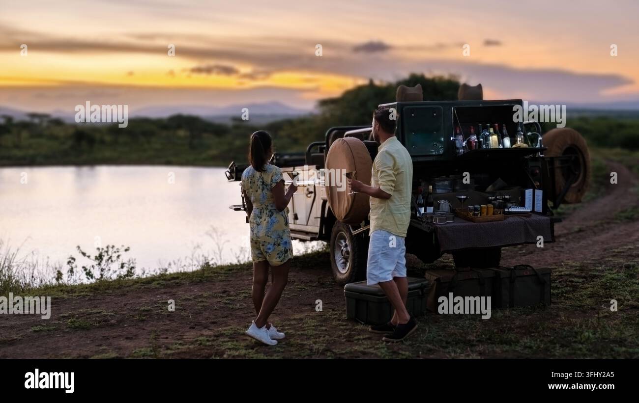 Esperienza indimenticabile al tramonto nel Parco Nazionale del Kruger con viste mozzafiato sulla fauna selvatica Foto Stock