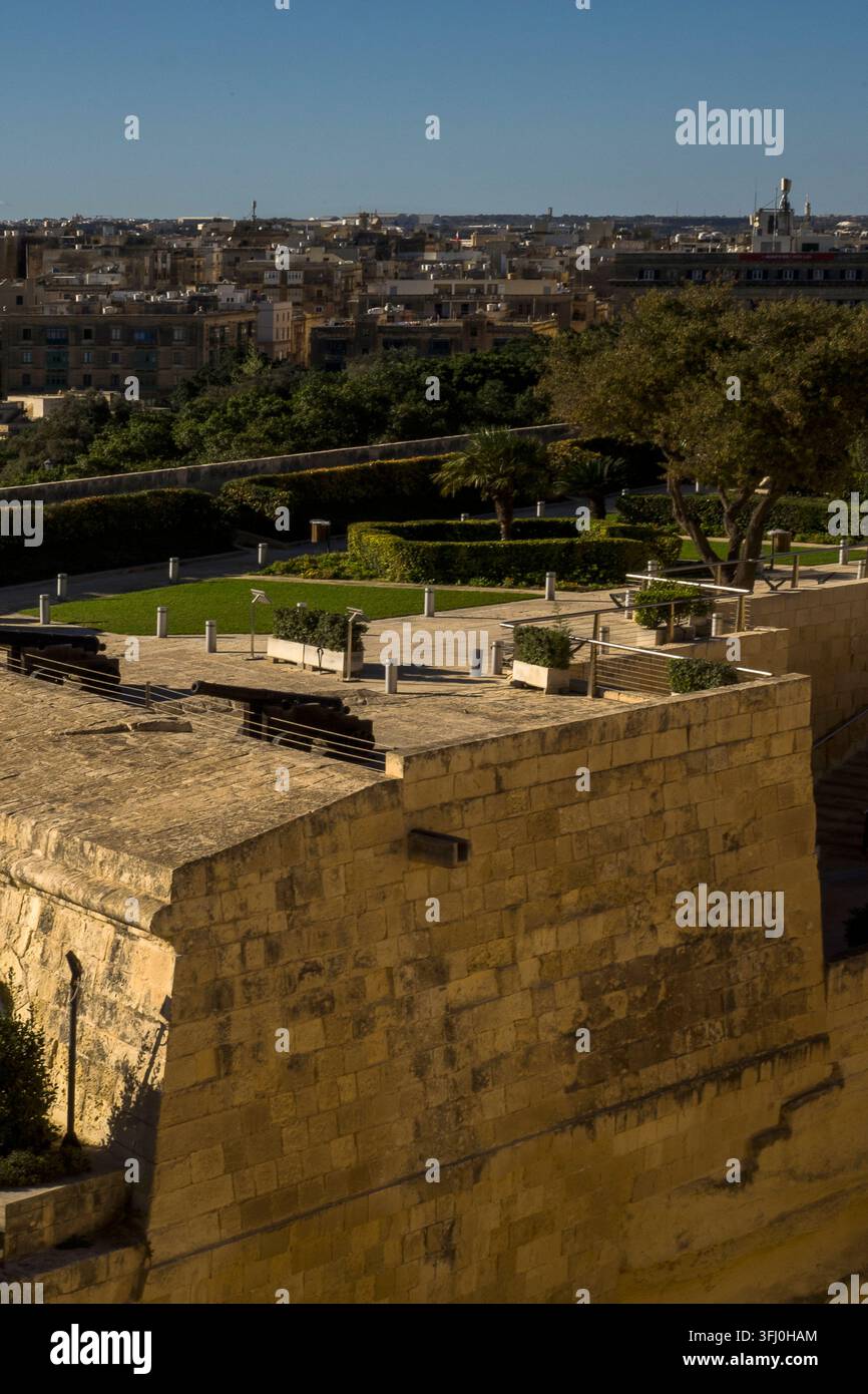 Malta - Valletta, Fortificazioni storiche ai Upper Barrakka Gardens Foto Stock