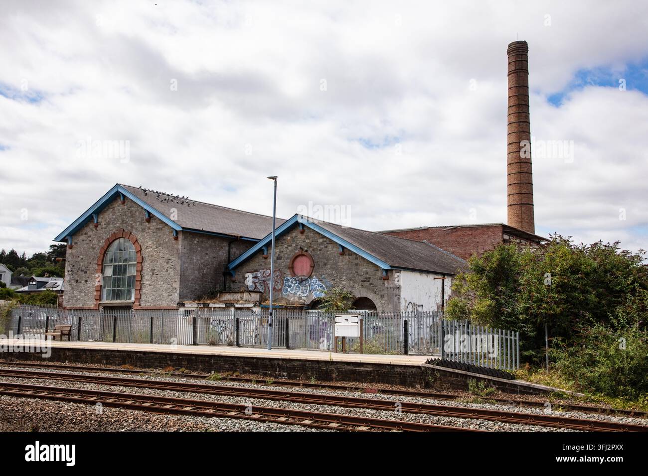 La vecchia stazione di pompaggio (nota anche come stazione di pompaggio atmosferica di Totnes) situata alla stazione ferroviaria di Totnes, Devon, Inghilterra, Regno Unito. Foto Stock