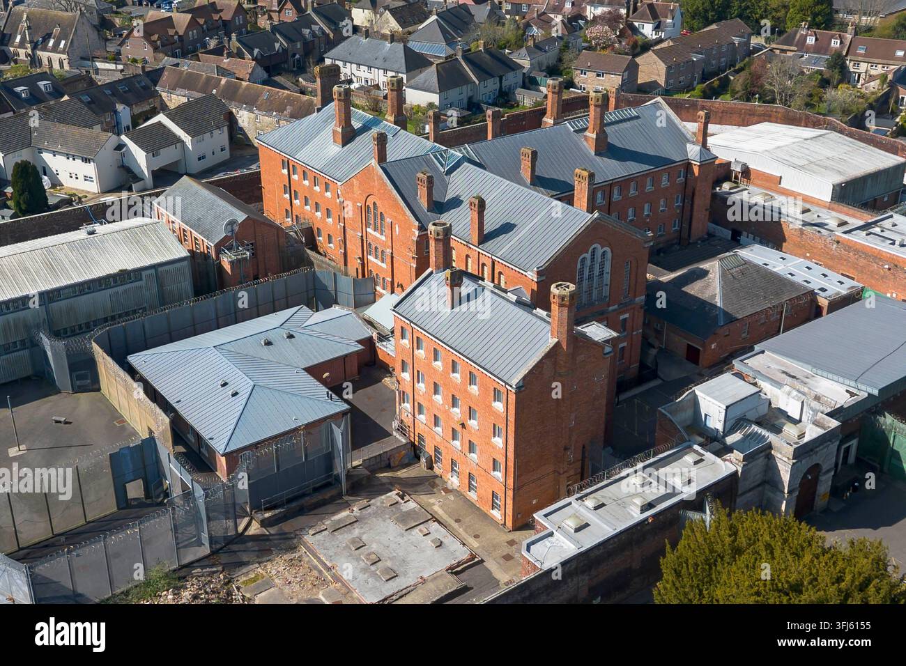 Vista aerea generale dell'ex prigione HM di Dorchester nel Dorset, Regno Unito, chiusa nel 2013 e ora occasionalmente utilizzata come set cinematografico. Foto Stock